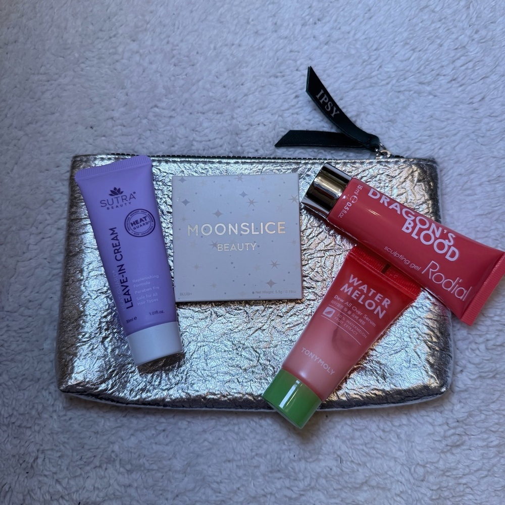 IPSY Bag with Four Sample Size Products